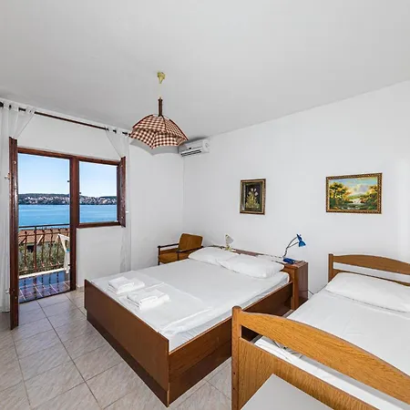 One-bedroom In Seget Donji Апартаменти Трогір