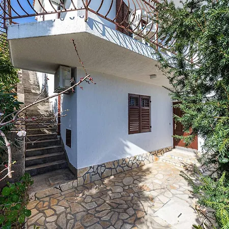 Apartment In Seget Donji With House Sea View