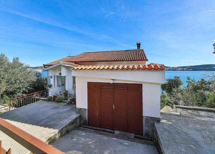 Apartament One-bedroom In Seget Donji *