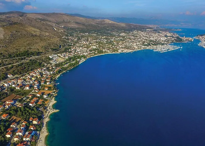 Apartament One-bedroom In Seget Donji Trogir